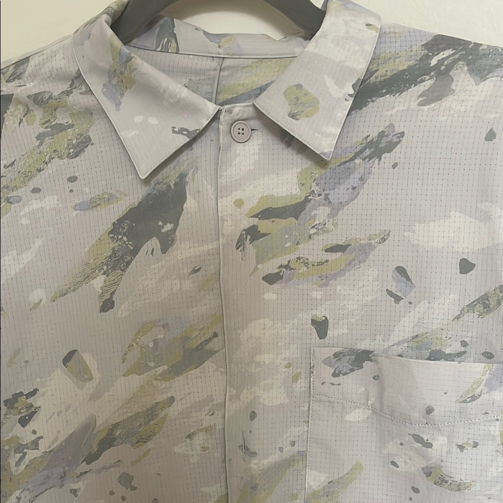 lululemon men’s shirt